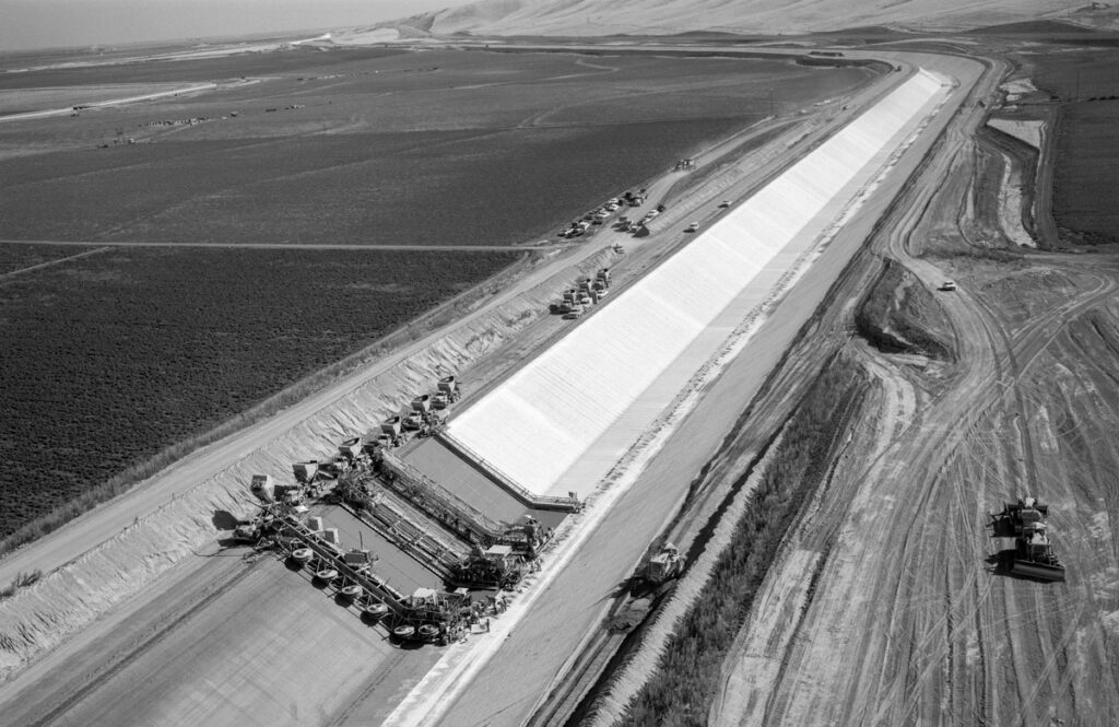 Construction in 1966 of the California Aqueduct near Patterson in Stanislaus County. The canal is part of the State Water Project carrying water from the Sacramento-San Joaquin Delta to the San Joaquin Valley and Southern California. Bob Mortensen / California Department of Water Resources